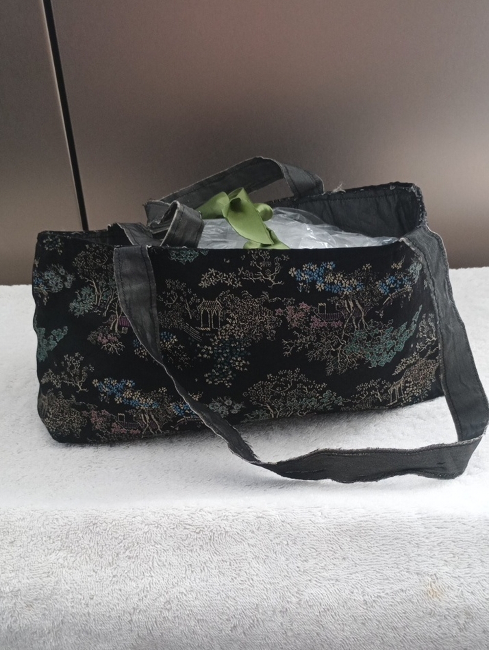 Black Floral Embroidered Shoulder Tote